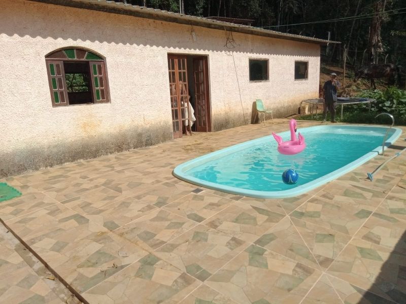 MODESTA CHÁCARA COM PISCINA 