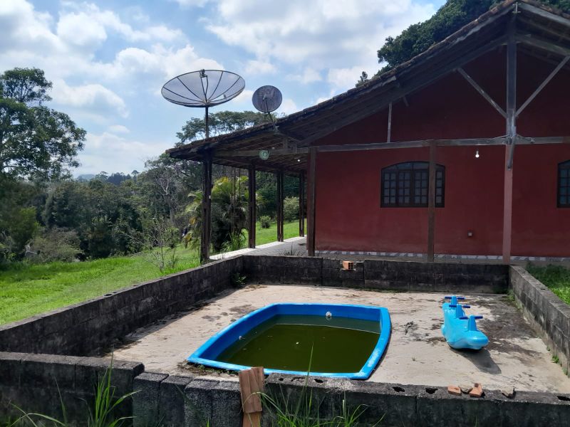 Chácara em Juquitiba com piscina