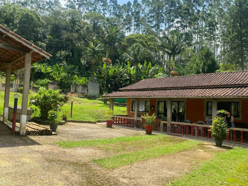  LINDO SÍTIO COM PISCINA E LAGO