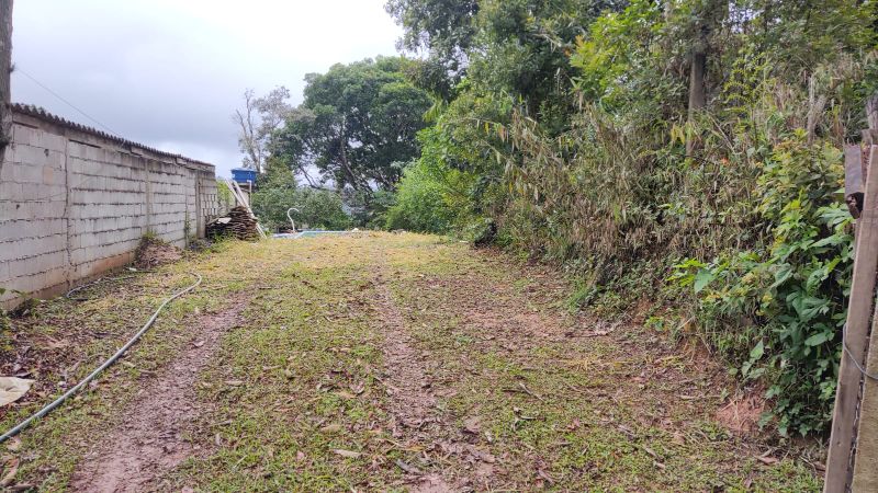 EXCELENTE TERRENO COM PISCINA