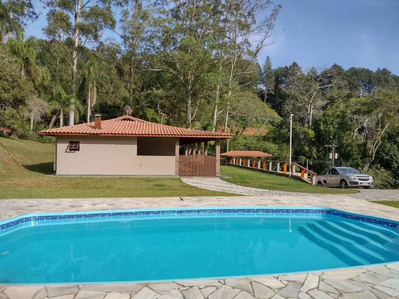 EXCELENTE CHÁCARA COM 8.900 M²
