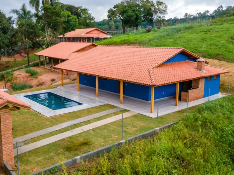 LINDA CHÁCARA EM CONSTRUÇÃO EM IBIÚNA